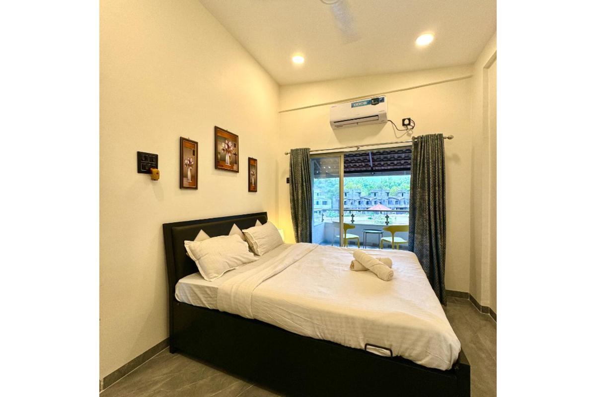 Hotel Sadhana Executive Dāpoli Exterior foto