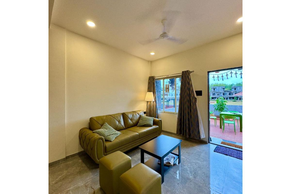 Hotel Sadhana Executive Dāpoli Exterior foto