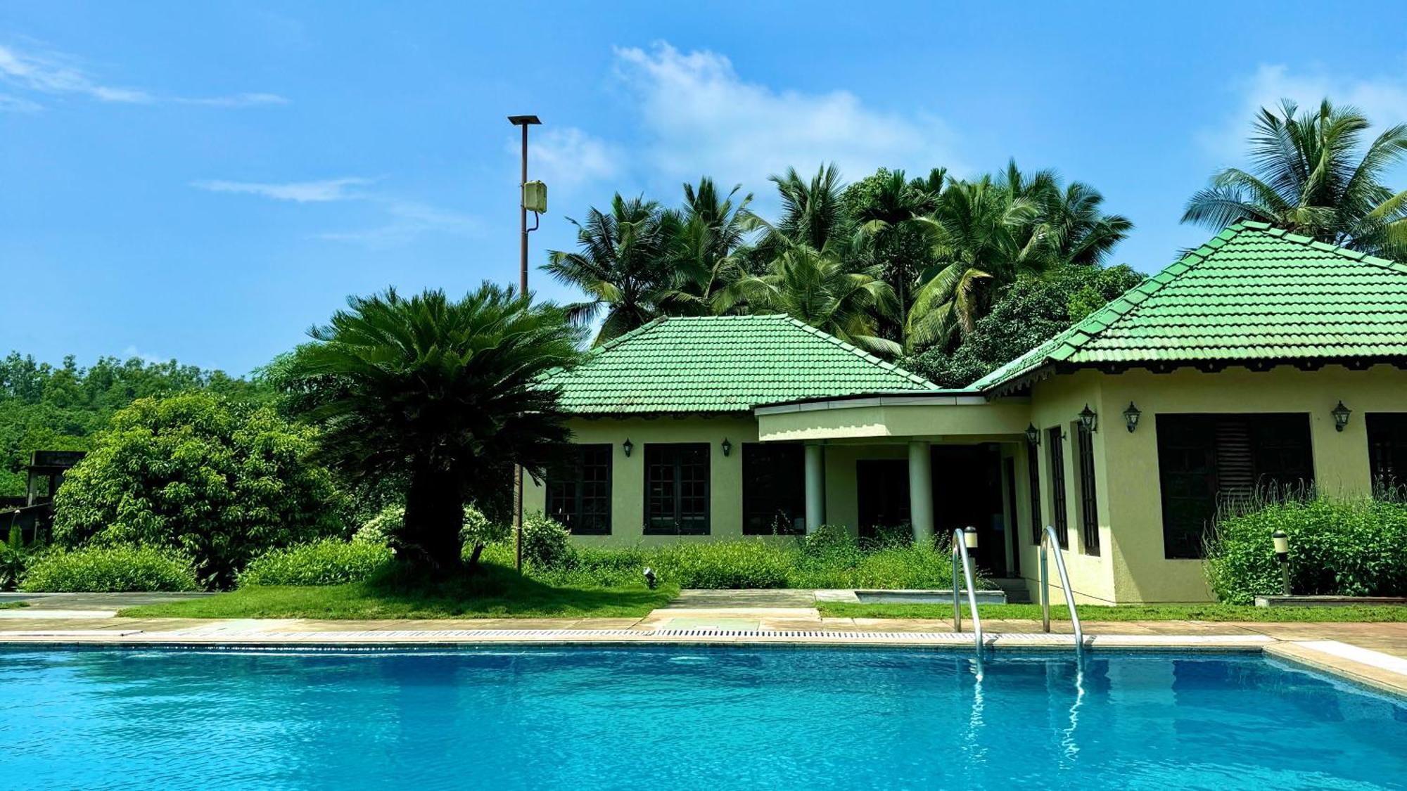 Hotel Sadhana Executive Dāpoli Exterior foto